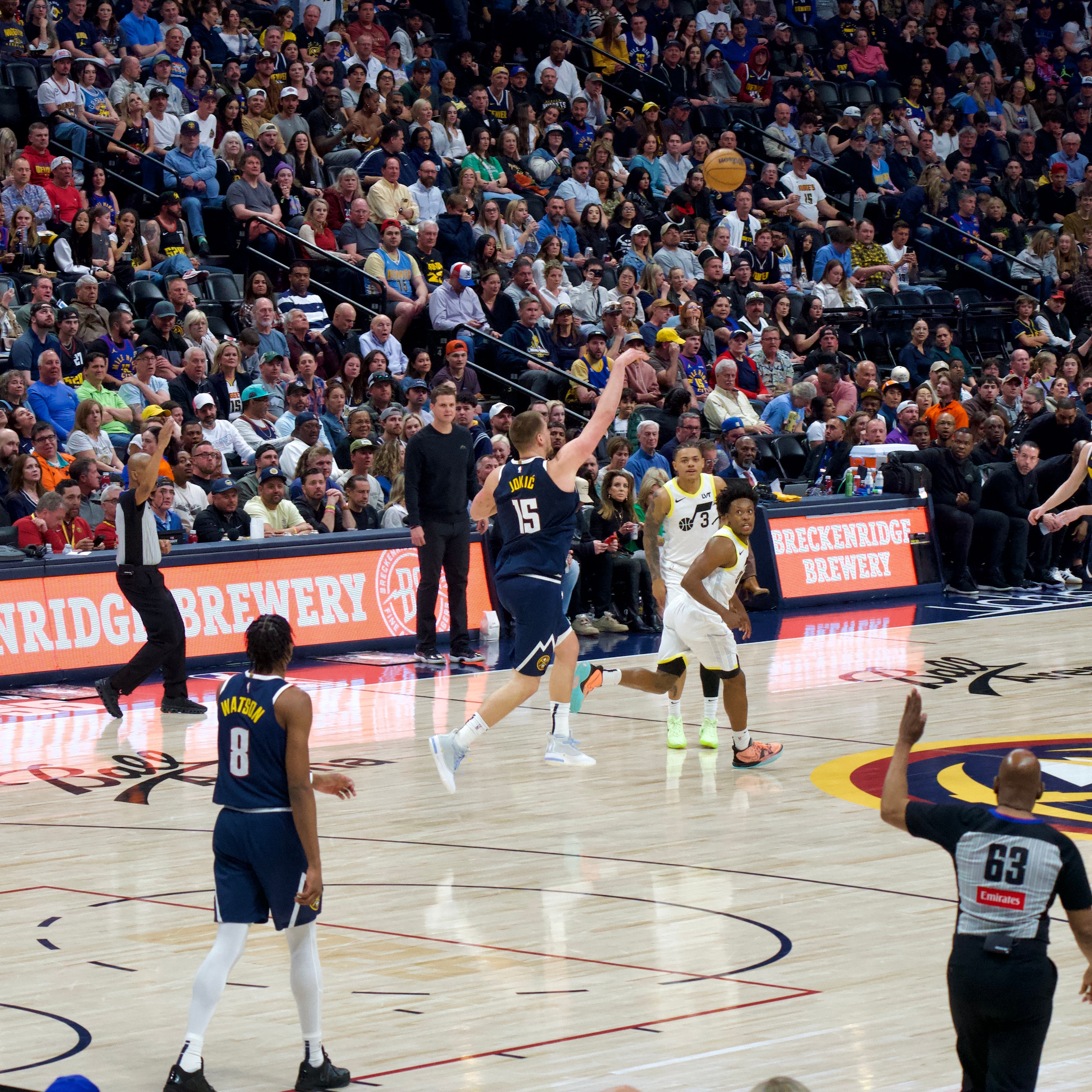 爱游戏-关于纳达尔回归赛场，关键助攻首场状态亮眼，湖人观众沸腾！的信息