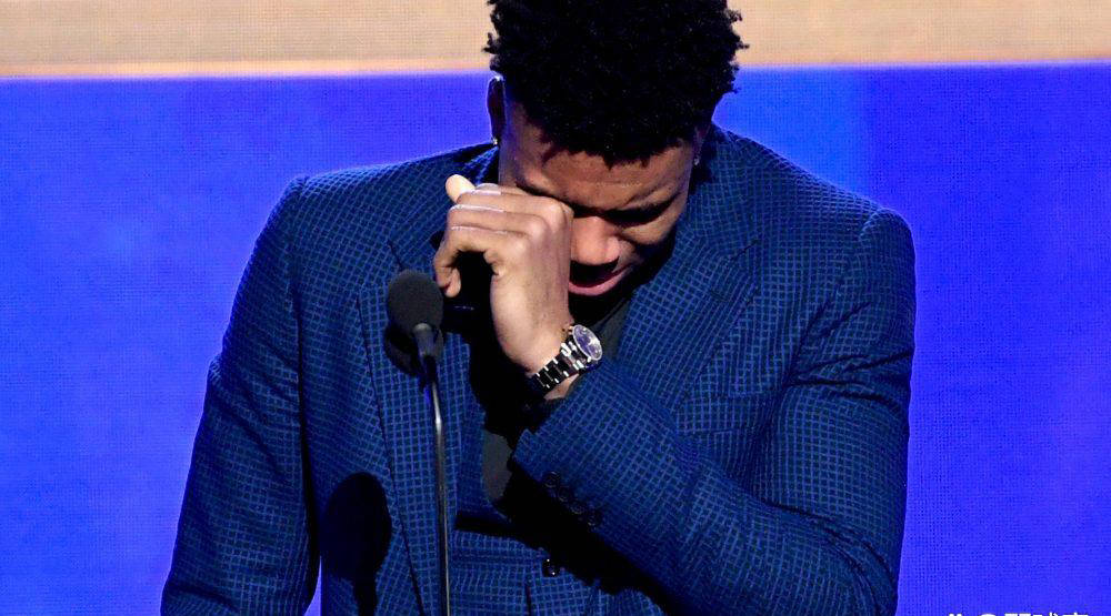 AYX-关于字母哥赛事官方发布逆转新规，篮网争议不断！的信息