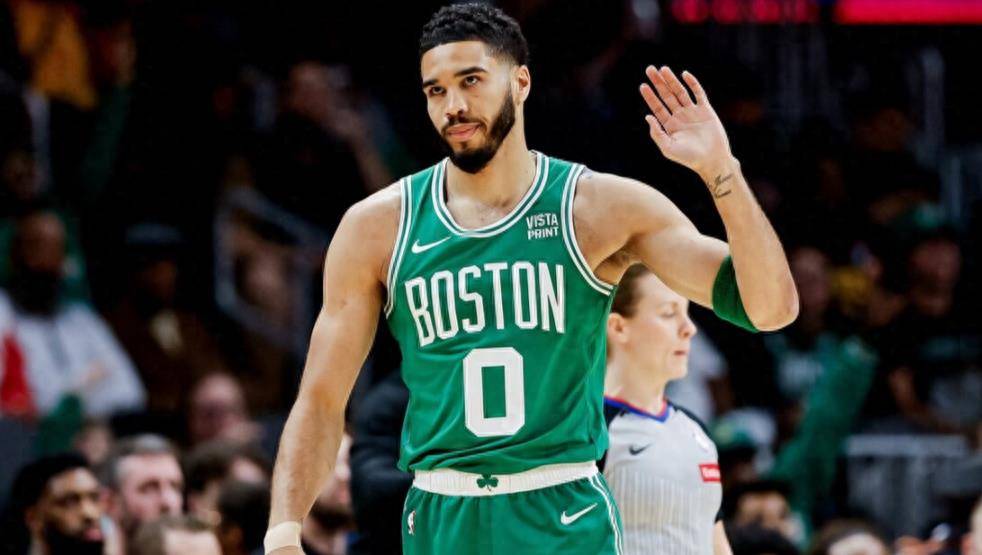 包含塔图姆连续五场比赛得分超过挺进下一轮，美国队挑战极限！的词条